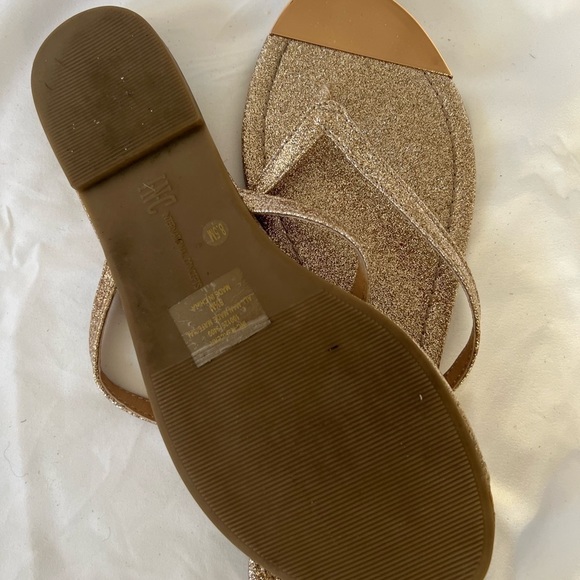 Inc International Concepts gold sandals. Size 8.5. - Picture 3 of 3